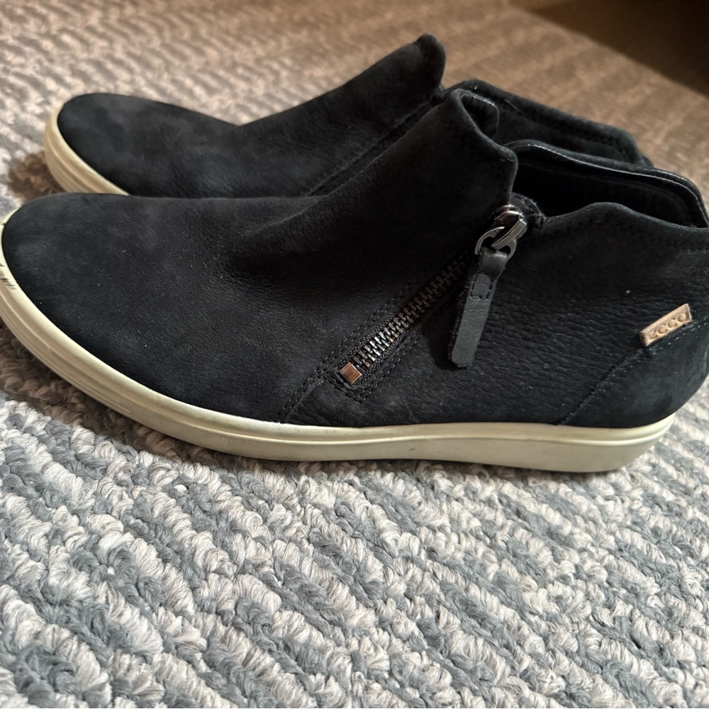Ecco woman’s sneakers